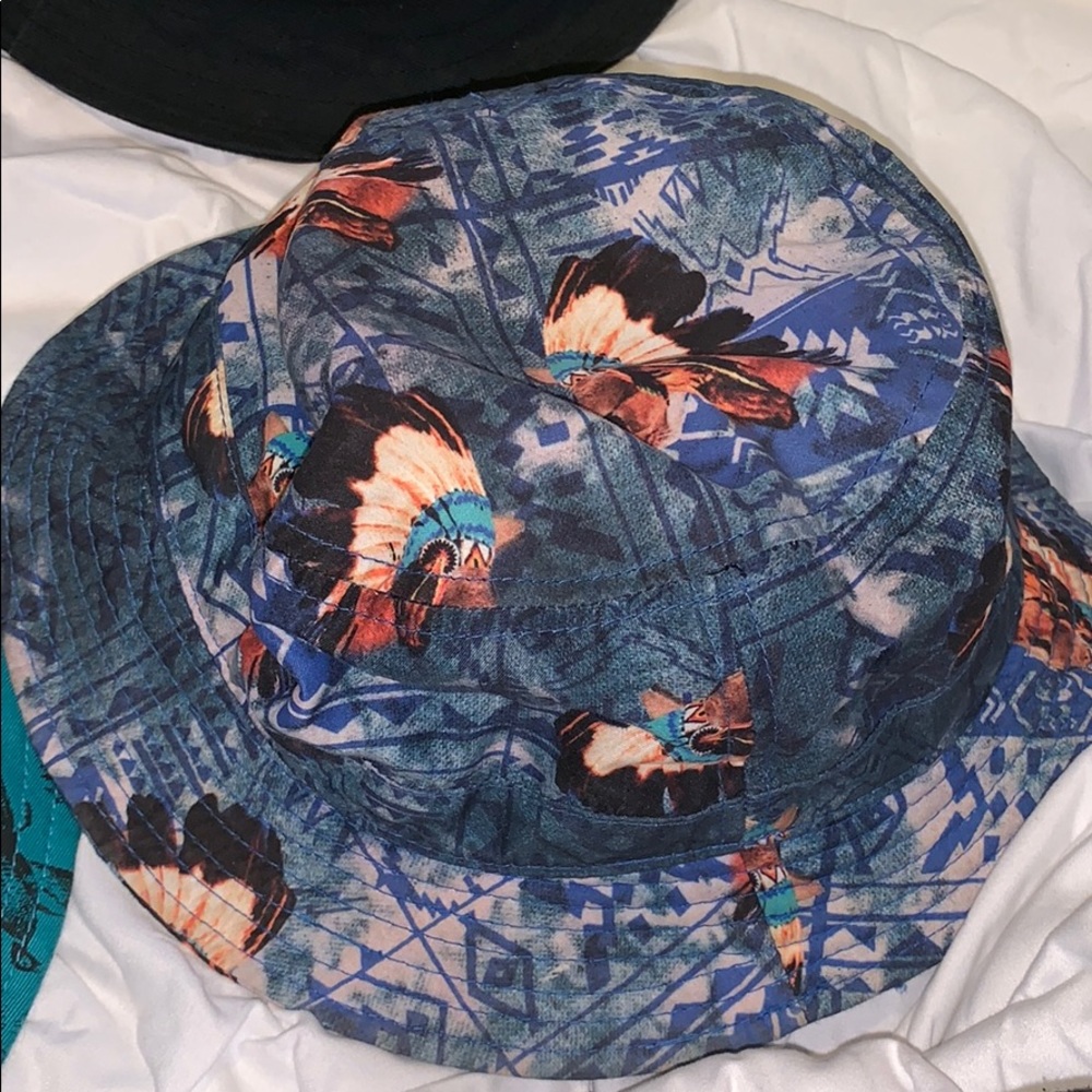 Bucket hats - Picture 6 of 6